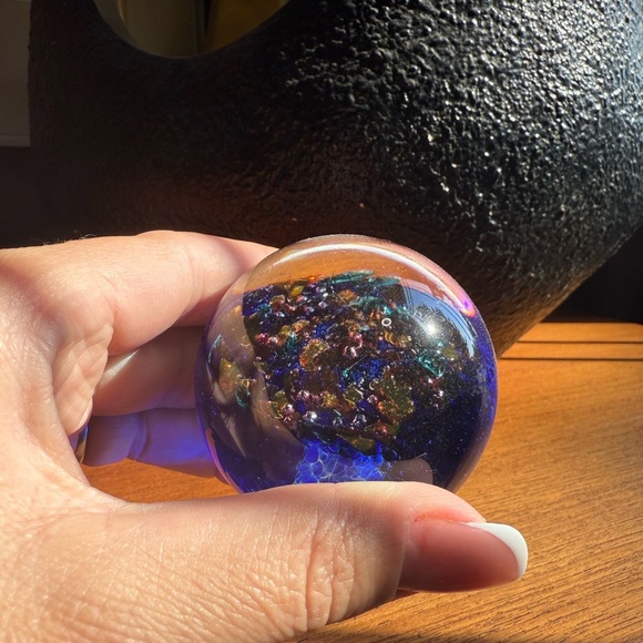 Robert held paperweight blue with multicoloured jewels, gorgeous - Picture 5 of 14